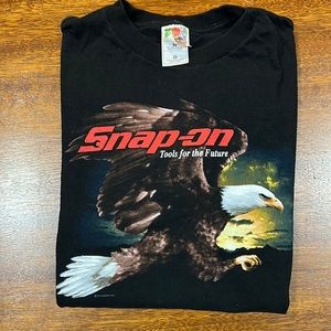 Mens medium snap on tee